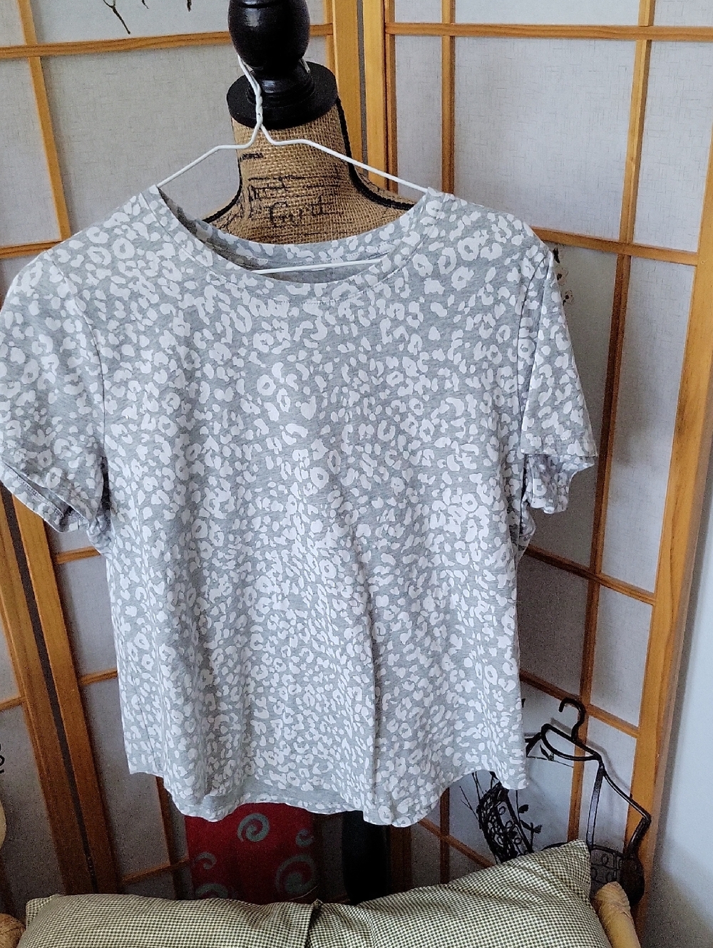 Old Navy tee